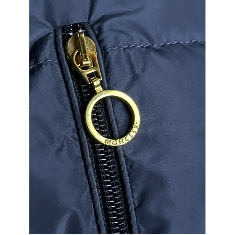 Moncler Poncho - Picture 3 of 8